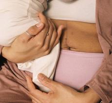 COMMENT RAFFERMIR LA PEAU DU VENTRE APRÈS UNE GROSSESSE ? 