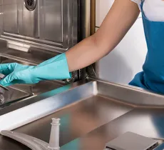 COMMENT VIDANGER UN LAVE-VAISSELLE ? 