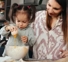 Comment enlever une tache d’œuf ? Toutes nos astuces !