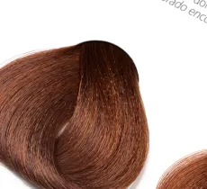 QUELLE NUANCE CHOISIR QUAND ON HÉSITE ENTRE DEUX COLORATIONS CHEVEUX ?