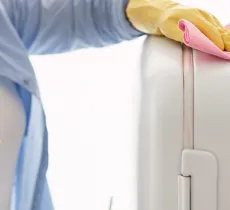 LIQUIDE VAISSELLE ET VINAIGRE BLANC : ASTUCES DE GRAND-MÈRE POUR UN MÉNAGE AU NATUREL