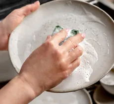 VAISSELLE À LA MAIN : TROUVER SA ROUTINE