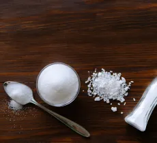 29 utilisations du sel pour entretenir sa maison et son linge !