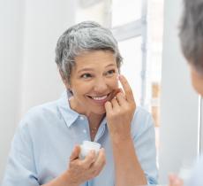 Produits anti-age et astuces naturelles pour prévenir les signes de l’âge !
