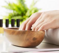 Comment fortifier ses ongles ? Nos top 3 des soins maison !