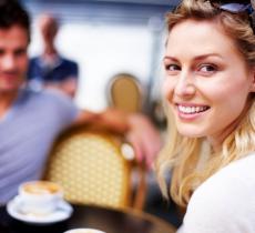 Le secret d’un joli sourire ? des dents blanches et des gencives saines 