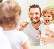 COMMENT SE BROSSER LES DENTS ? LES ECO-GESTES