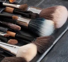 Comment se maquiller avec des pinceaux ? nos astuces beautè !