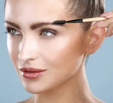 Comment épiler et dessiner parfaitement ses sourcils ?