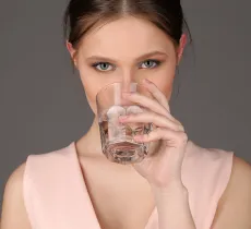 Comment soigner une peau grasse avec son alimentation ?