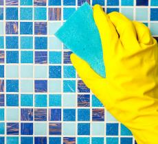 Comment nettoyer le carrelage de sa salle de bains ?