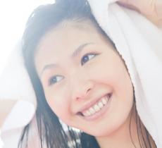 Comment bien sécher ses cheveux ? tous les bons gestes !