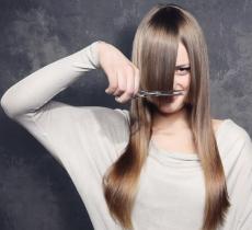 Comment couper sa frange soi-même pour une coiffure express ? nos 3 étapes !