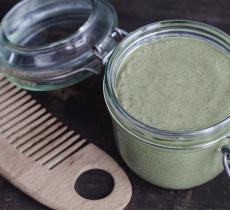 Comment traiter les cheveux gras ? nos 5 astuces beauté !