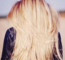 Comment avoir les cheveux très longs très vite ?