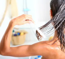 Bienfaits et applications de l’huile de ricin sur les cheveux !