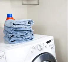 Comment enlever une tache sur un jean ? Nos 10 astuces !