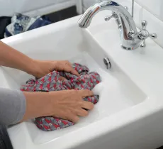 Comment enlever une tache de transpiration ?