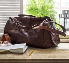 Comment nettoyer une tache sur du cuir ? une tâche délicate !