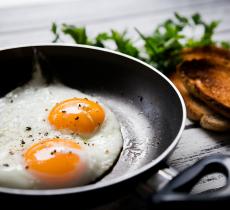 Comment enlever une tache d’œuf ? toutes nos astuces !