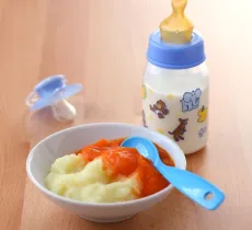 Comment enlever les taches de purée de son bébé ?&nbsp;