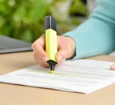 Comment enlever une tache de stabilo ?