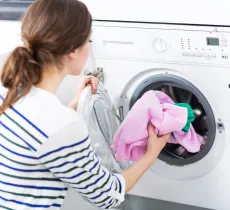 Comment laver un vêtement neuf sans l’abîmer ?