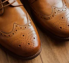 3 astuces pour cirer des chaussures en cuir sans cirage !