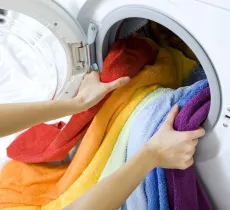 Comment raviver les couleurs de son linge ?