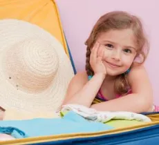 Vacances d’été : comment bien préparer la valise de son enfant ?