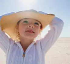 Comment nos vêtements nous protègent du soleil !