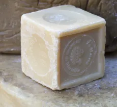 Nettoyer la semelle de son fer à repasser facilement