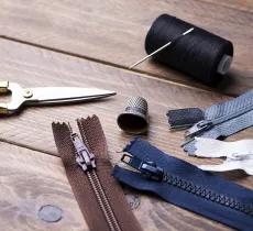 Comment réparer une fermeture éclair ?