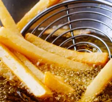 Comment éliminer les odeurs de friture à la maison ? nos trucs et astuces !