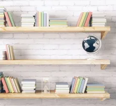 Bricolage à la maison : comment fixer une étagère sans perceuse ?