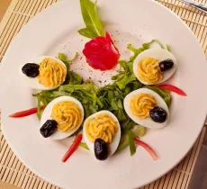 Comment bien dresser une assiette ?