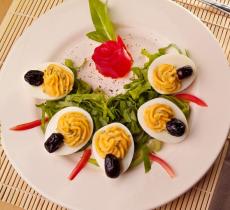 Comment bien dresser une assiette ?