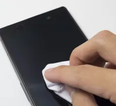 Comment bien nettoyer ses écrans ? nos conseils et astuces !