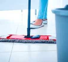 Comment nettoyer sa maison après une fête ?