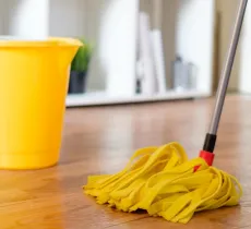 Comment entretenir un sol en lino à la maison ?