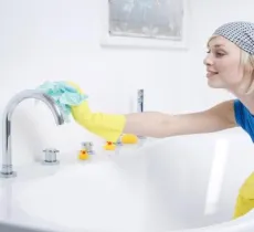 Comment nettoyer sa baignoire avec des produits naturels anti-tartre ?