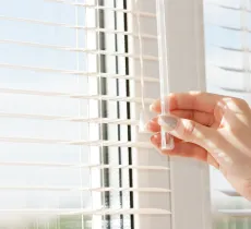 Comment nettoyer un store ?