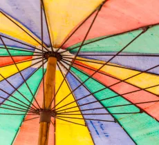Comment nettoyer la toile d’un parasol ?