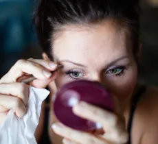 Électrique, lumineuse, classique… : comment choisir sa pince à épiler ?