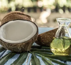 3 recettes naturelles à base d’huile de coco pour de beaux cheveux !