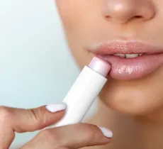 Comment prendre soin de ses lèvres en hiver ?