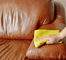 Comment raviver la couleur d’un cuir ? nos 4 étapes !