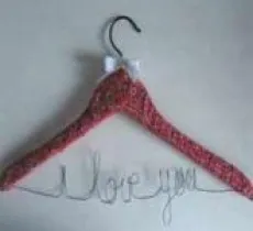 Comment fabriquer un cintre personnalisé ? une idée de DIY!